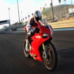 نجم الدرّاجات الناريّة تروي بايليس يفتتح صالة عرض ’دوكاتي‘ 